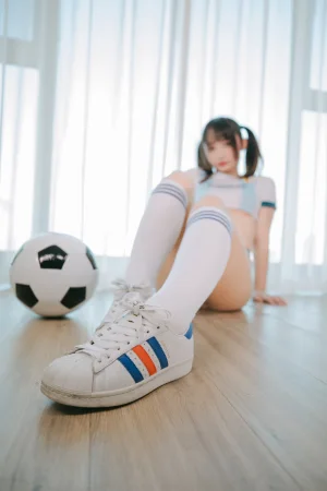 《第三季 序号32：《ハーフタイム》啦啦队少女》｜神楽坂真冬 · 150张写真、2 个视频