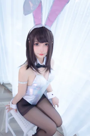《第三季 序号33：兔女郎与钢管《バニーバブル》》｜神楽坂真冬 · 150张写真、2 个视频