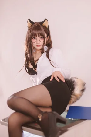 《柴犬秘书》｜桜井宁宁 · 58张写真