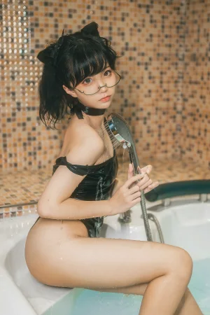 《死库水》｜蠢沫沫 · 42张写真