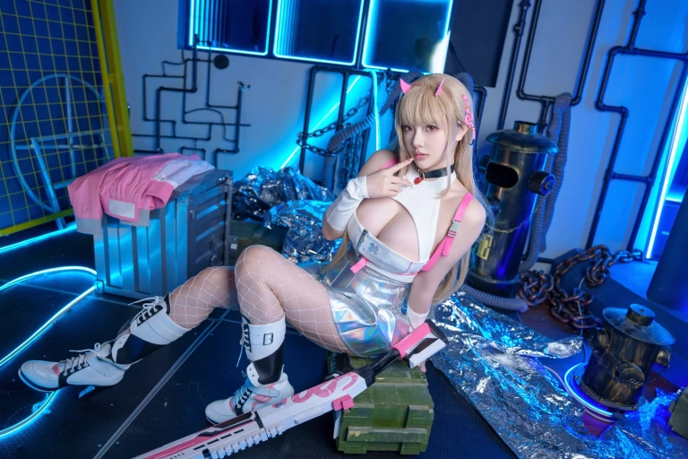 《Nikke 毒蛇》｜雯仔不讲道理 · 36张写真