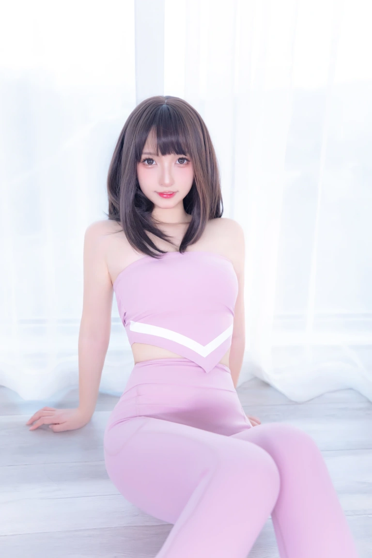《第四季 序号10：《草莓蜜桃》》｜神楽坂真冬 · 75张写真