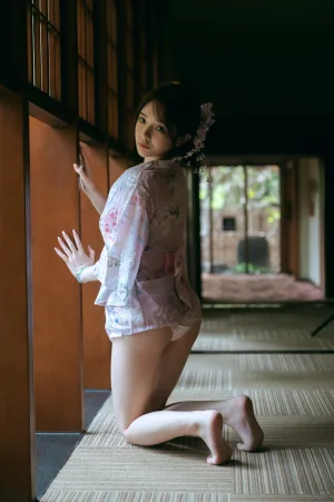 《和风庭院》｜雯仔不讲道理 · 68张写真、3 个视频