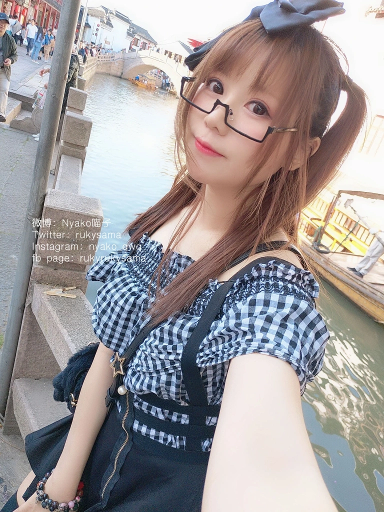 《自撮り①》｜Nyako喵子 · 207张写真、6 个视频