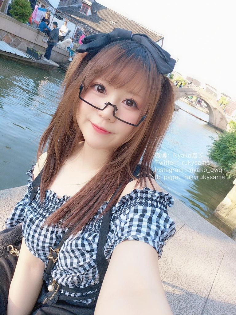 《自撮り①》｜Nyako喵子 · 207张写真、6 个视频