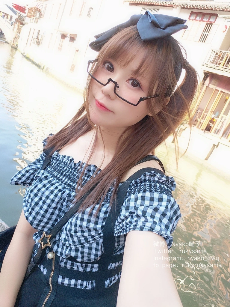 《自撮り①》｜Nyako喵子 · 207张写真、6 个视频