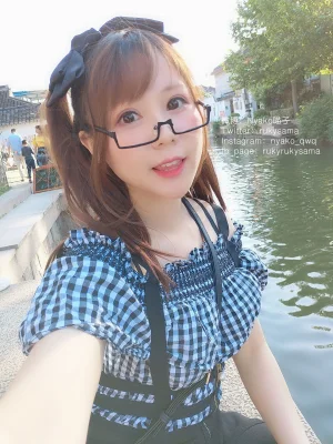 《自撮り①》｜Nyako喵子 · 207张写真、6 个视频