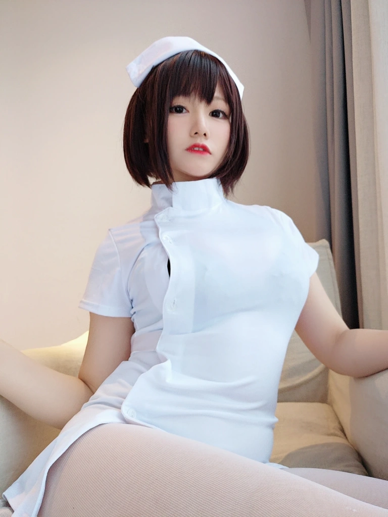 《护士自拍》｜Nyako喵子 · 18张写真