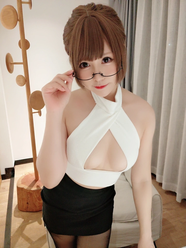 《自拍六连5开胸黑丝自拍》｜Nyako喵子 · 18张写真