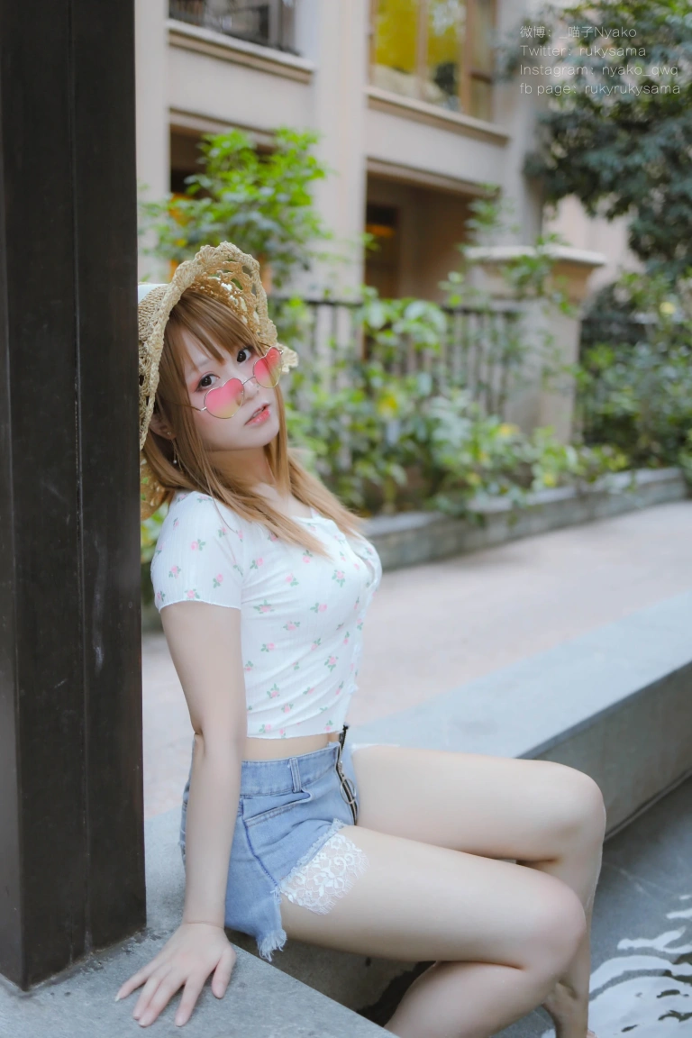 《温泉旅行》｜Nyako喵子 · 225张写真、2 个视频