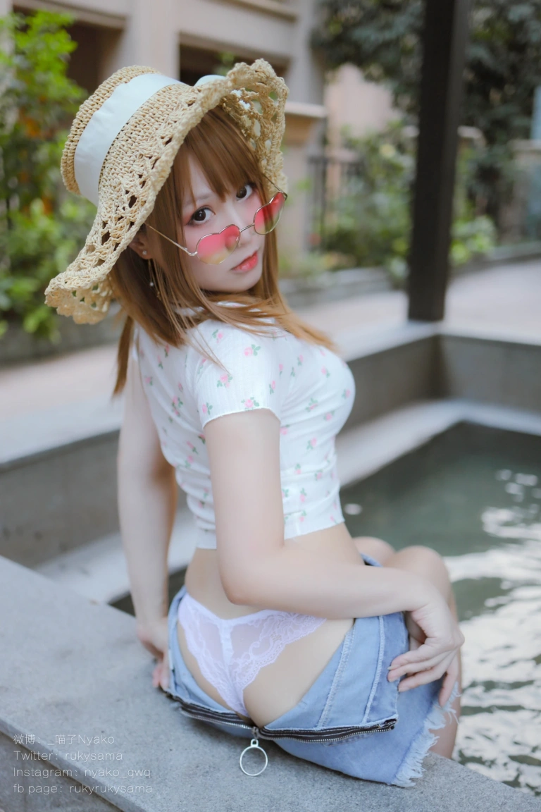 《温泉旅行》｜Nyako喵子 · 225张写真、2 个视频