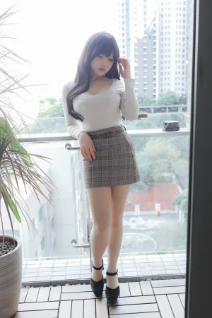 《姐姐的居家假日》｜Nyako喵子 · 89张写真、1 个视频