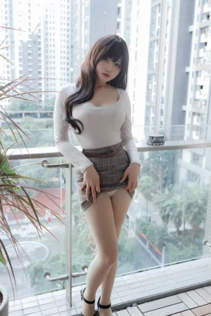 《姐姐的居家假日》｜Nyako喵子 · 89张写真、1 个视频
