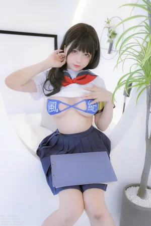 《风纪委员》｜Nyako喵子 · 85张写真、1 个视频
