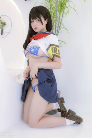 《风纪委员》｜Nyako喵子 · 85张写真、1 个视频