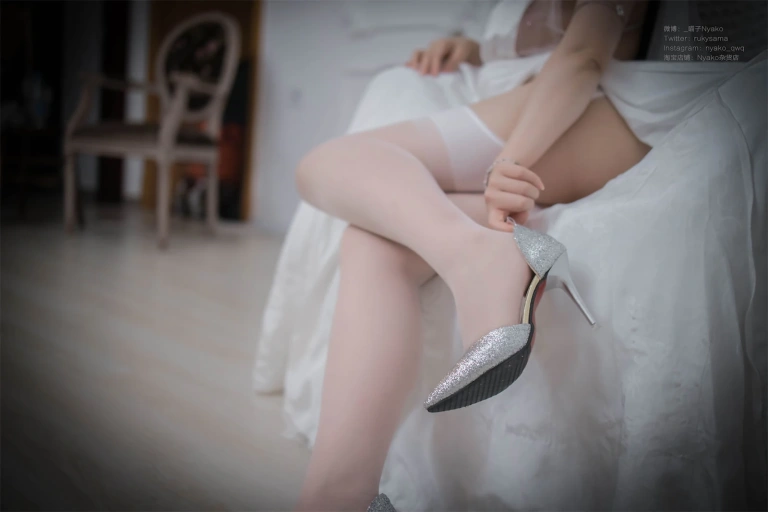《大凤纯白婚纱》｜Nyako喵子 · 65张写真