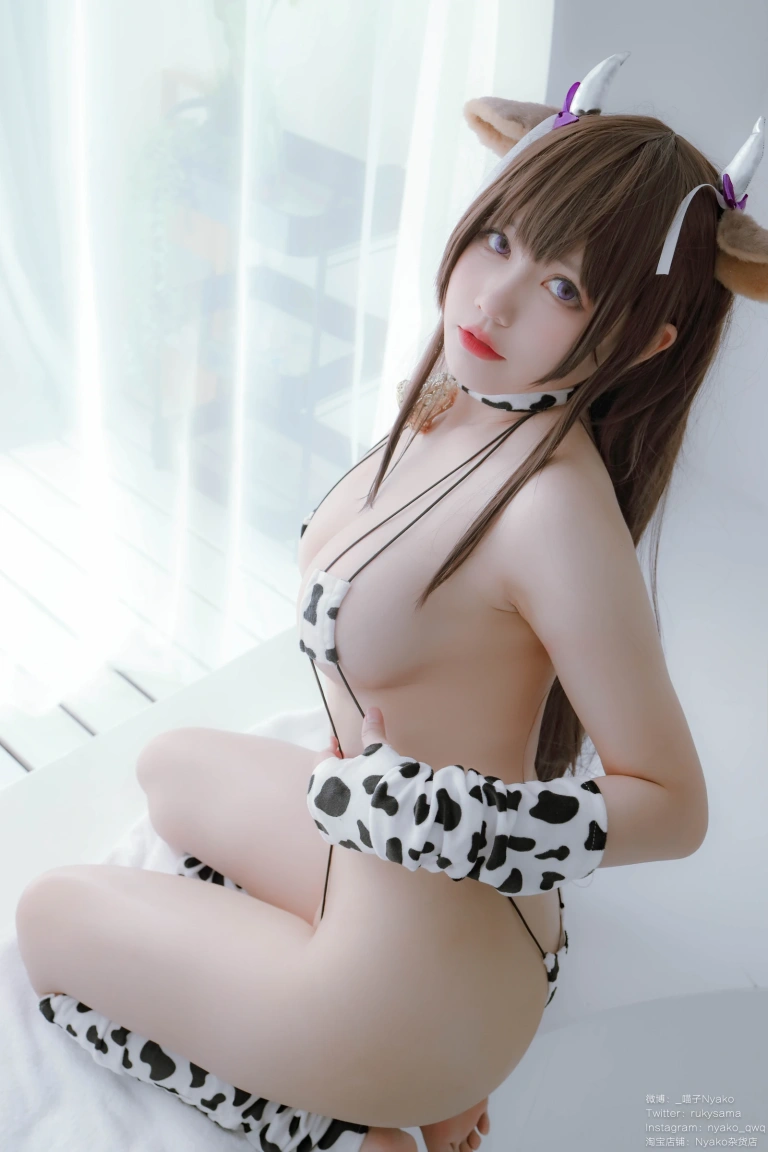 《樫野本 奶牛比基尼》｜Nyako喵子 · 98张写真、1 个视频