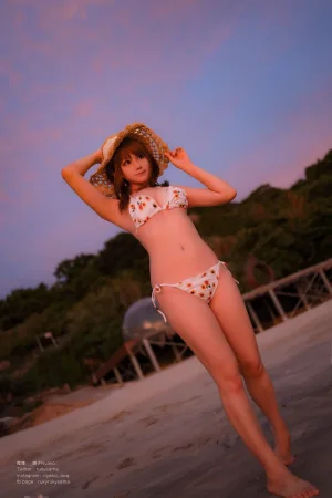 《向日葵比基尼》｜Nyako喵子 · 66张写真、1 个视频