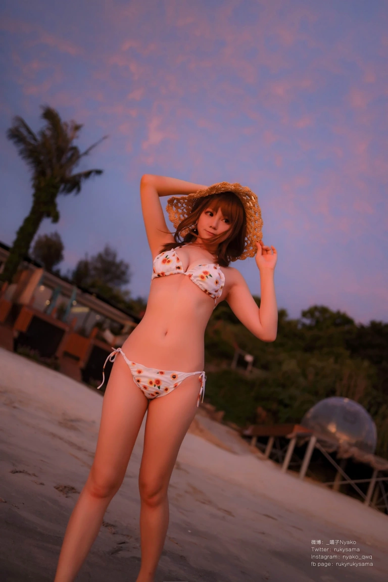 《向日葵比基尼》｜Nyako喵子 · 66张写真、1 个视频
