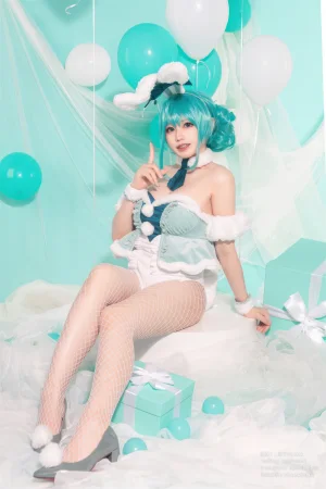《初音白兔》｜Nyako喵子 · 41张写真