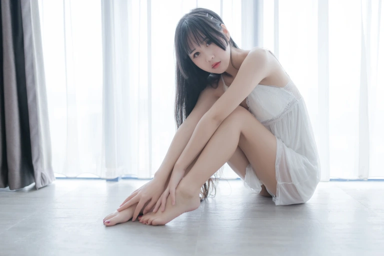 《白色私房》｜萌芽儿o0 · 44张写真