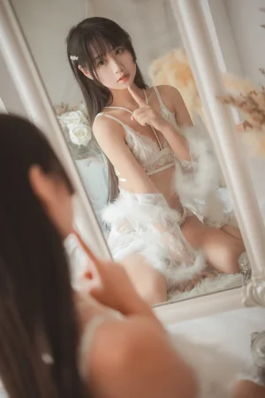 《毛绒内衣》｜萌芽儿o0 · 27张写真