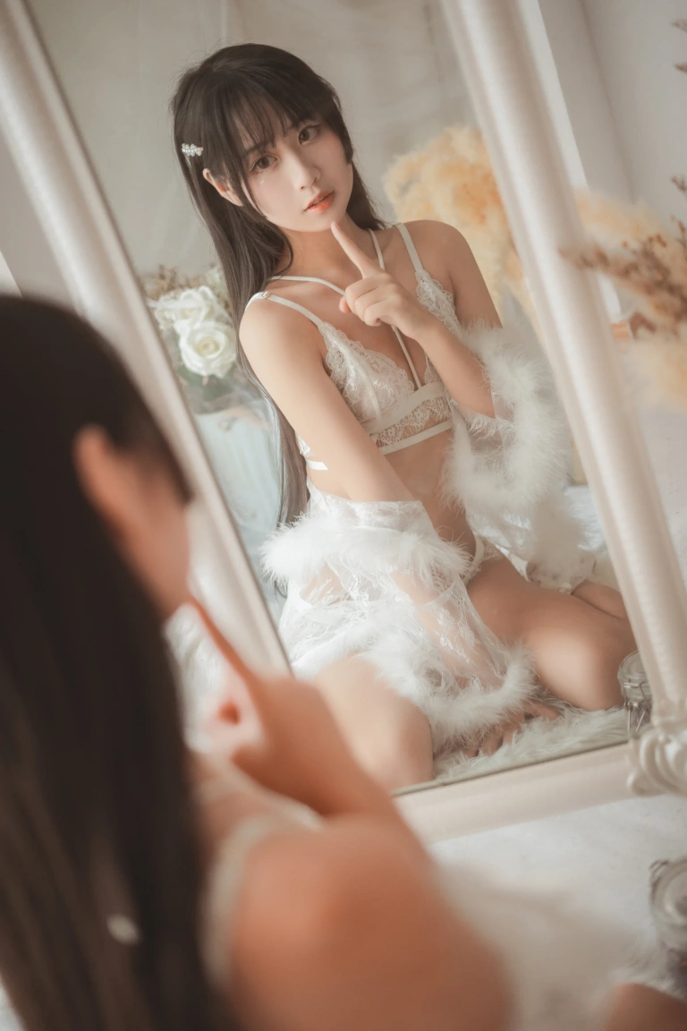 《毛绒内衣》｜萌芽儿o0 · 27张写真