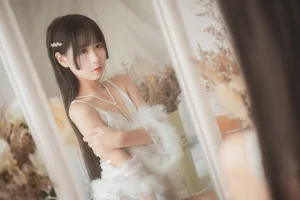 《毛绒内衣》｜萌芽儿o0 · 27张写真