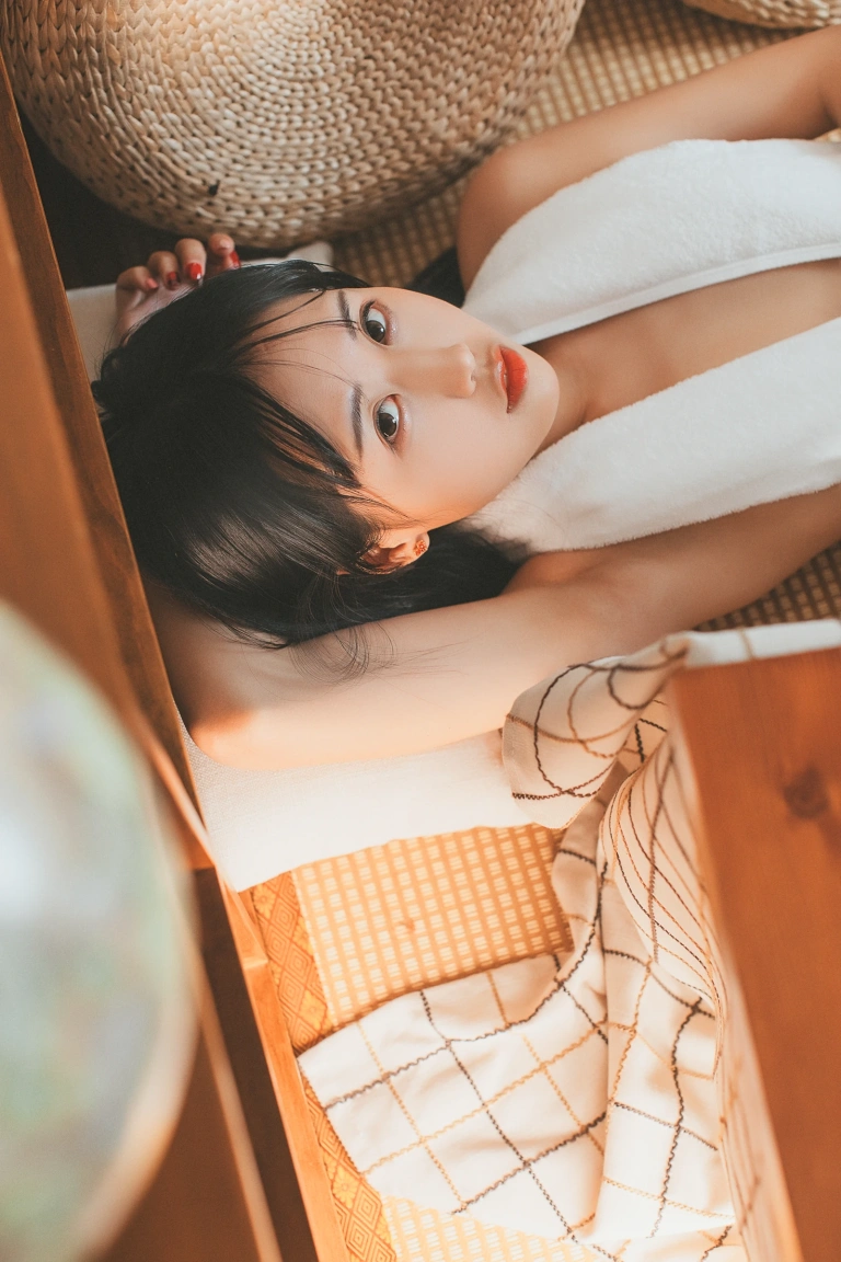 《少女午后》｜萌芽儿o0 · 40张写真