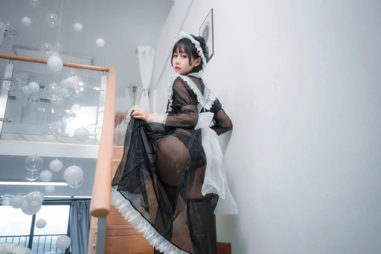 《透明女仆》｜萌芽儿o0 · 53张写真
