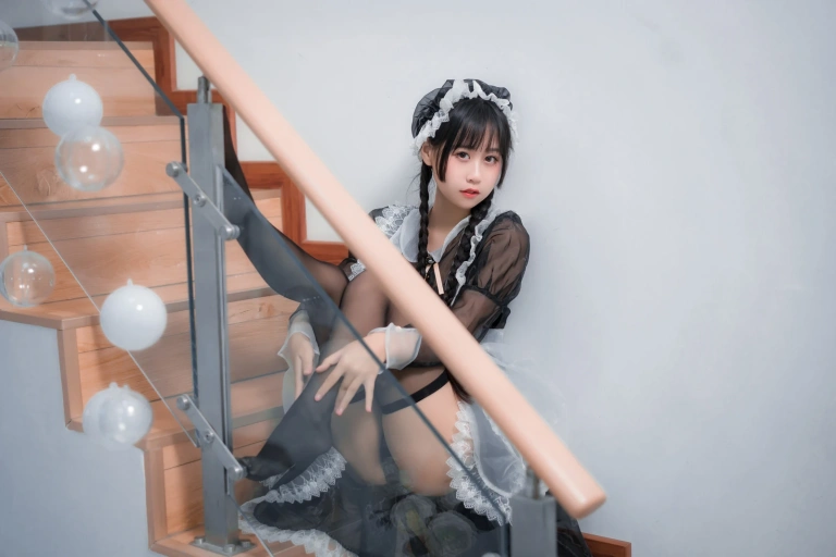 《透明女仆》｜萌芽儿o0 · 53张写真