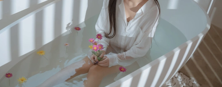 《浴缸》｜萌芽儿o0 · 72张写真