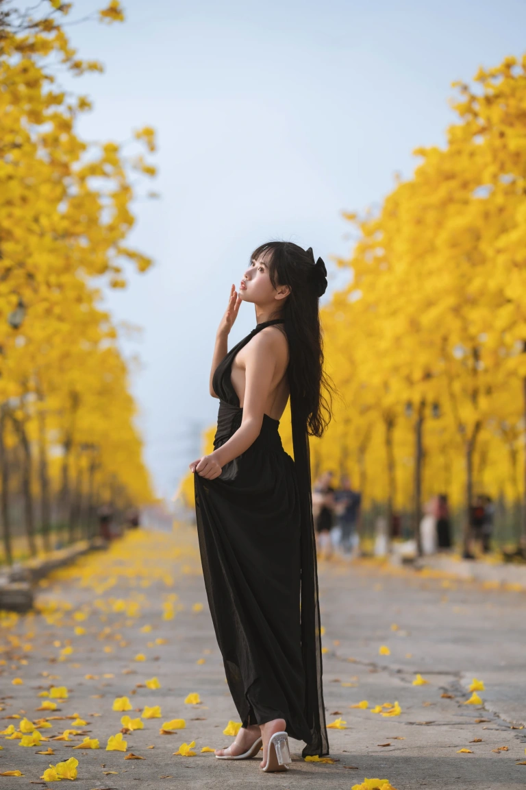 《秋有银杏 春有黄风铃》｜萌芽儿o0 · 23张写真