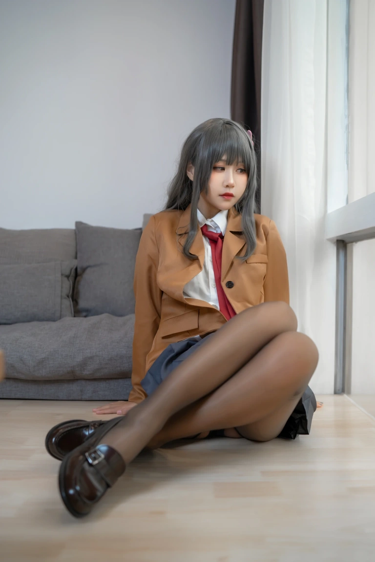 《jk麻衣学姐》｜萌芽儿o0 · 28张写真