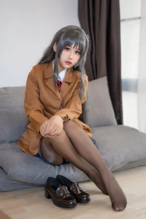 《jk麻衣学姐》｜萌芽儿o0 · 28张写真