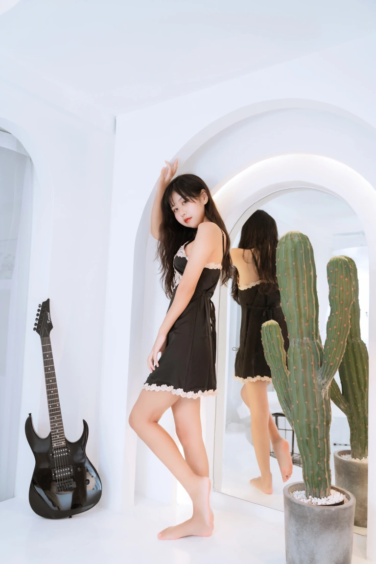 《小D睡衣》｜萌芽儿o0 · 12张写真
