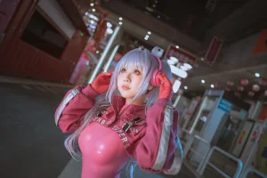 《爱丽丝》｜萌芽儿o0 · 108张写真、3 个视频