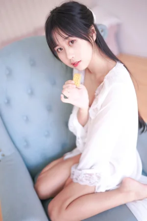 《白茶清欢》｜萌芽儿o0 · 22张写真