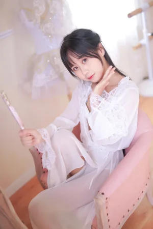 《白茶清欢》｜萌芽儿o0 · 22张写真