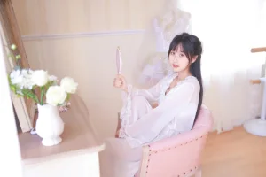 《白茶清欢》｜萌芽儿o0 · 22张写真