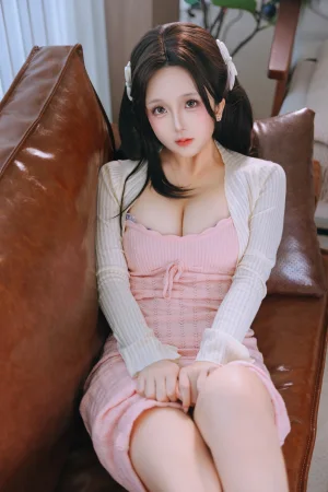 《钢琴老师》｜日奈娇(椎名莜) · 215张写真、5 个视频