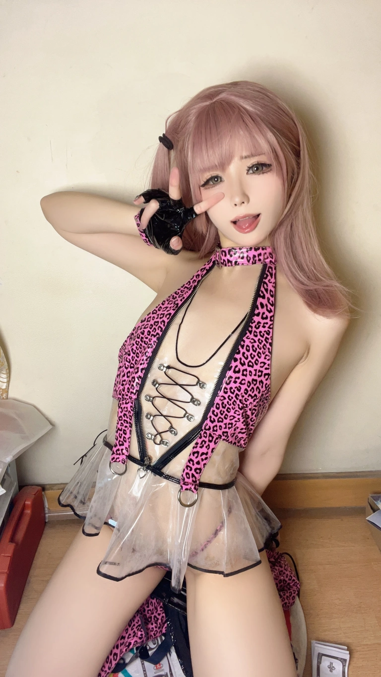《千禧豹》｜Quan冉有点饿 · 25张写真