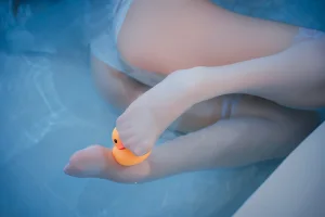 《安克雷奇泳装》｜Quan冉有点饿 · 47张写真