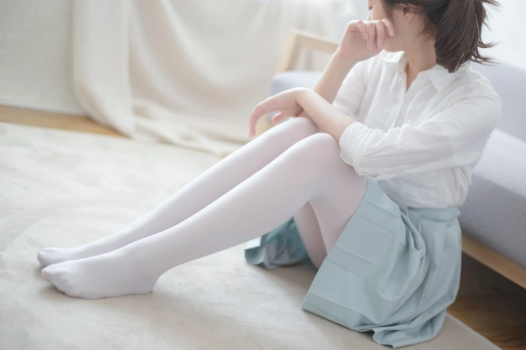 《R15-003》｜森萝财团 · 94张写真