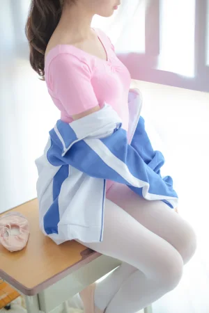 《R15-012》｜森萝财团 · 84张写真