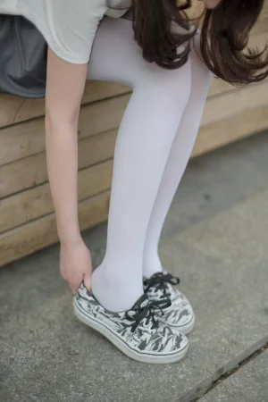 《R15-014》｜森萝财团 · 99张写真