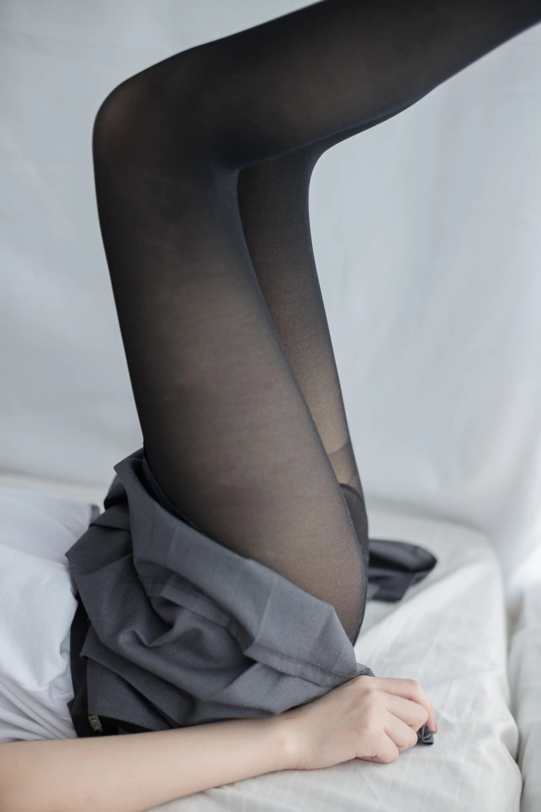 《R15-017》｜森萝财团 · 78张写真