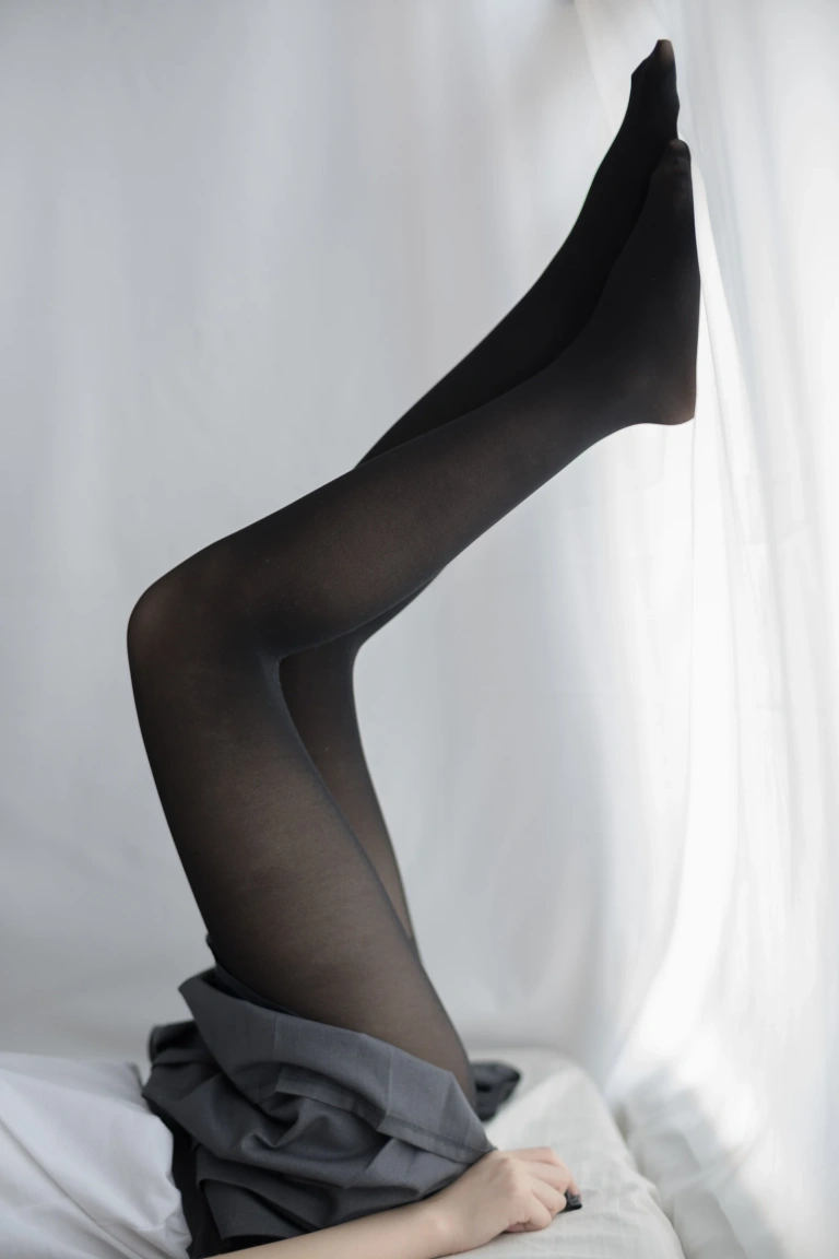 《R15-017》｜森萝财团 · 78张写真