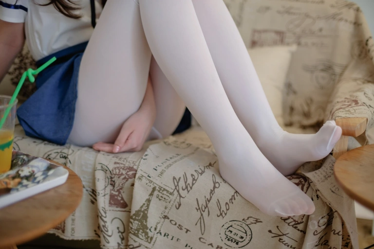 《R15-021》｜森萝财团 · 71张写真