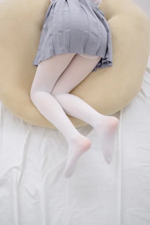 《R15-025》｜森萝财团 · 75张写真